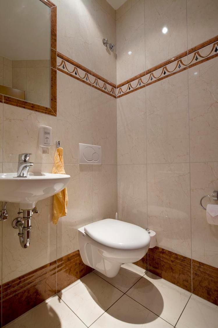 Germanenhof Otel Sandebeck Dış mekan fotoğraf